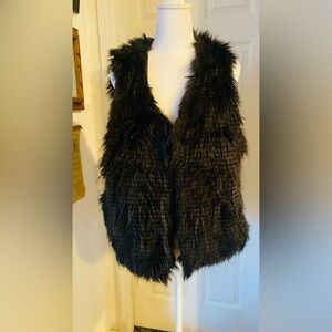 FAKE FUR COLOR BLACK VEST